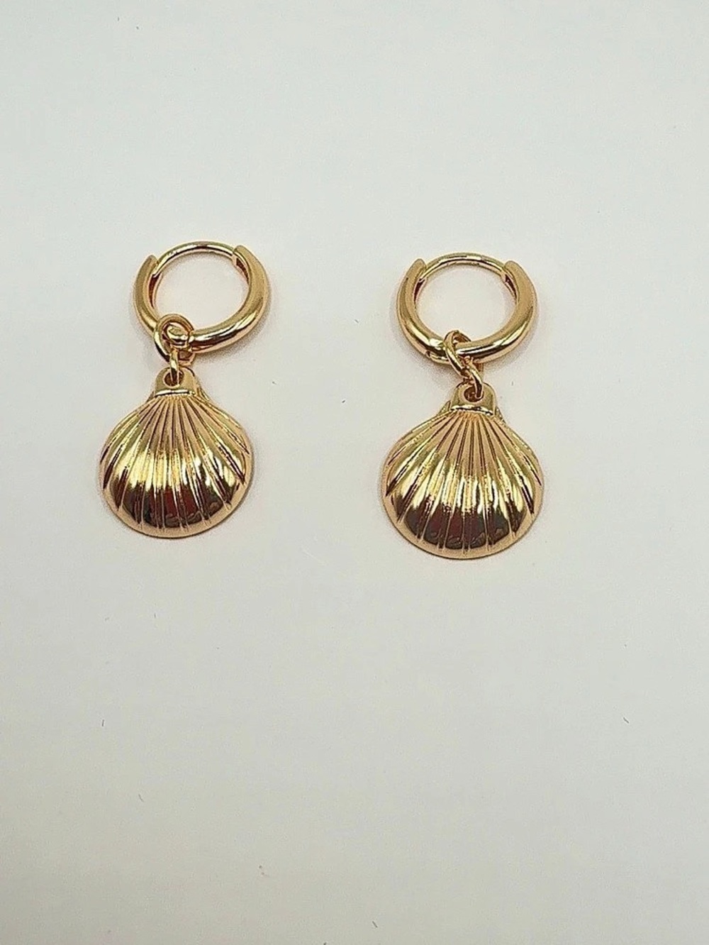 14K Gold Plated Clam Seashell Dangle Huggie Hoop Earrings